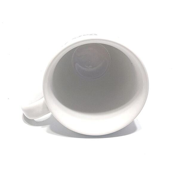 TMD Retail Does This Make Me Look Engaged? White Coffee Cup Mug Novelty Gift New - Picture 6 of 7